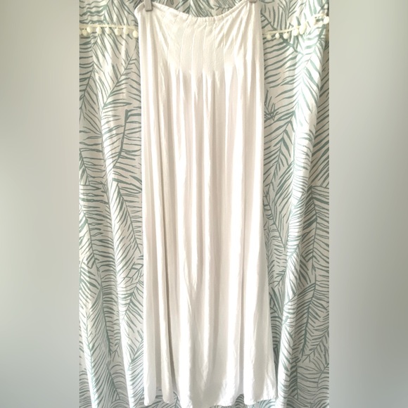 New! Worn once ! White strapless pull on maxi dress by Musera. Size M - Picture 1 of 5